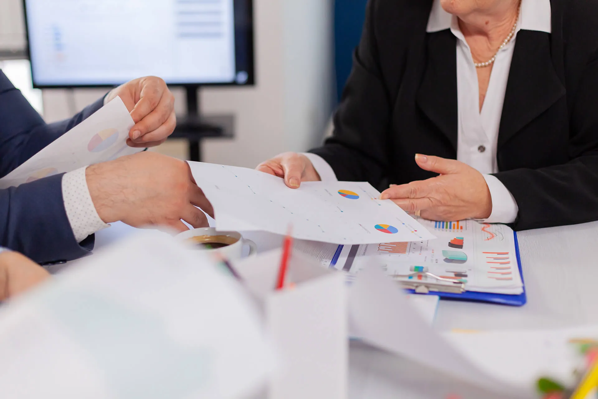 Roar CXO marketing reports reviewed in meeting